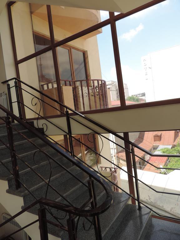 Begi Hotel Tbilisi Buitenkant foto