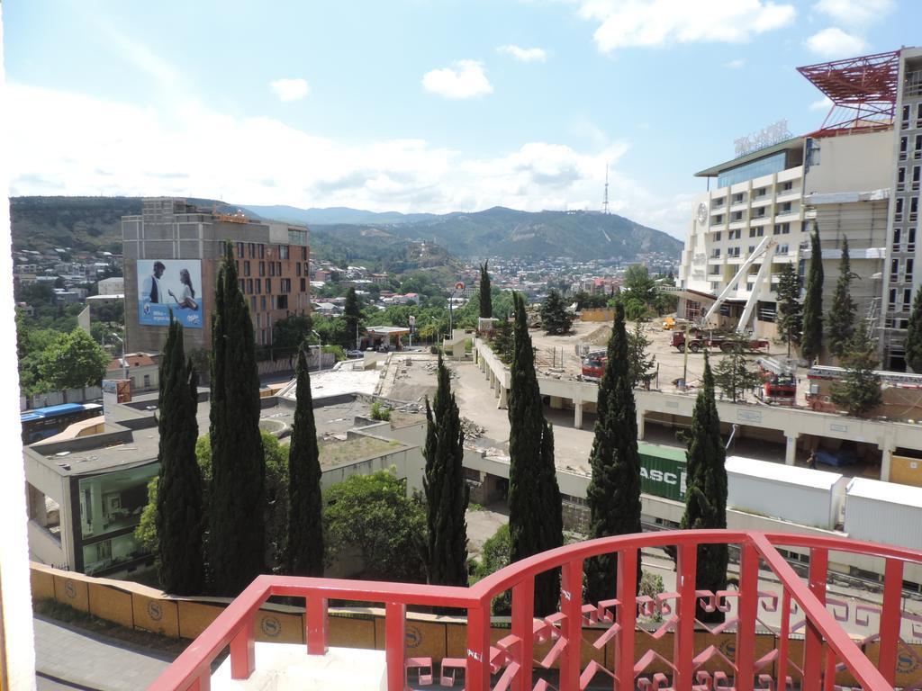 Begi Hotel Tbilisi Buitenkant foto