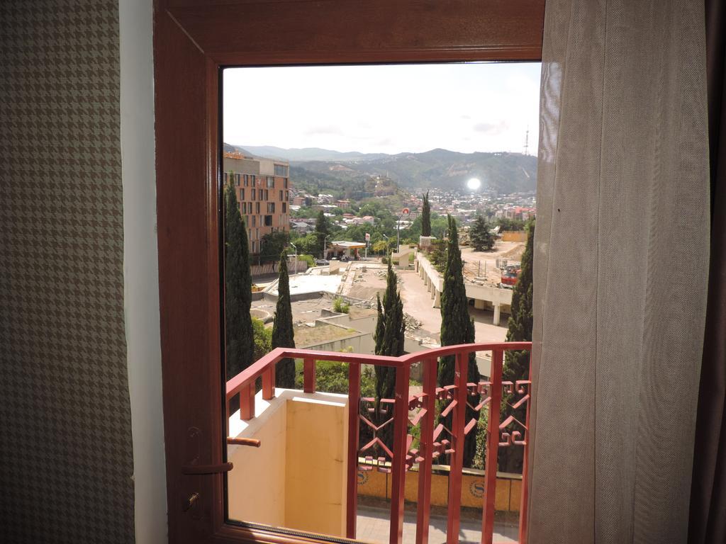 Begi Hotel Tbilisi Buitenkant foto