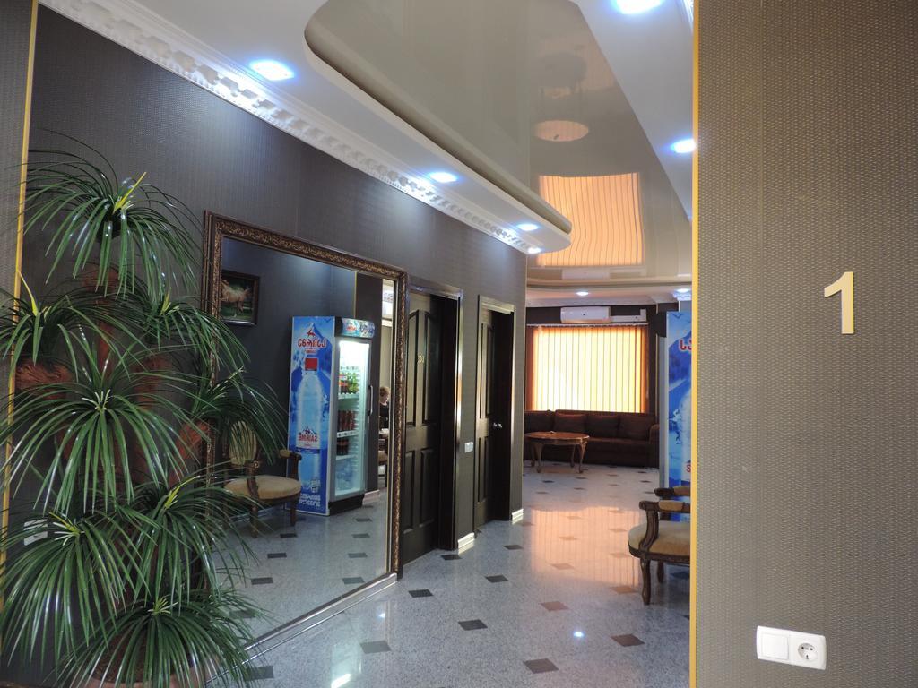 Begi Hotel Tbilisi Buitenkant foto