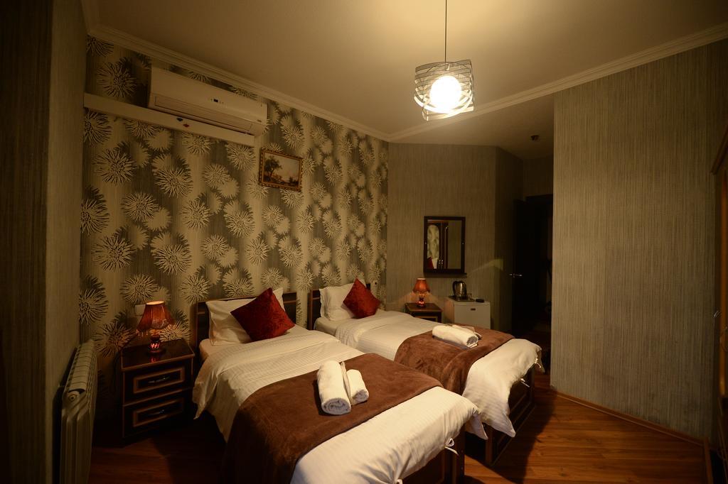 Begi Hotel Tbilisi Buitenkant foto