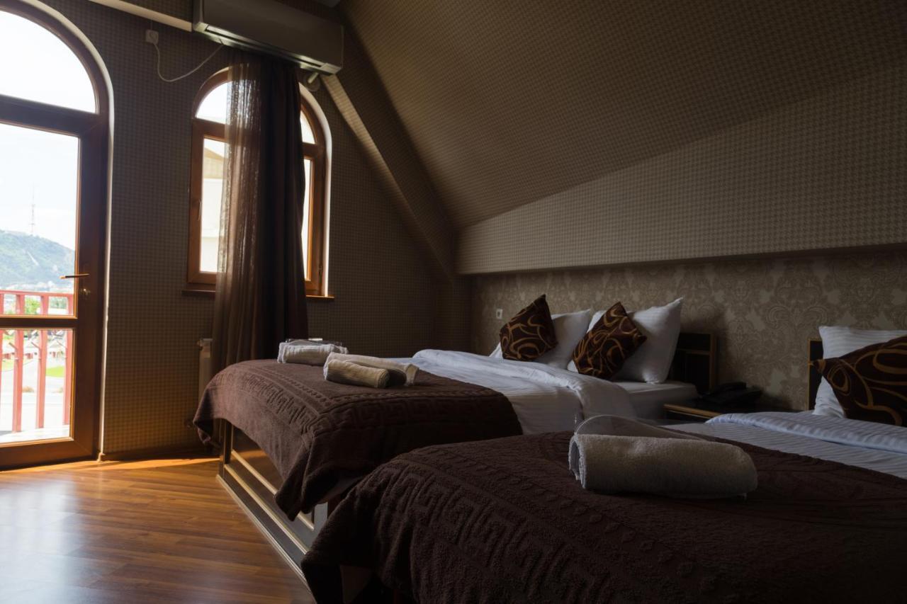 Begi Hotel Tbilisi Buitenkant foto