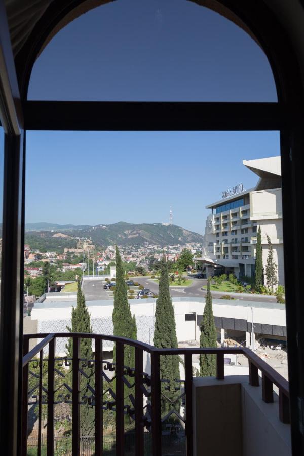 Begi Hotel Tbilisi Buitenkant foto