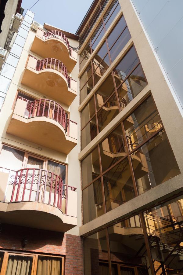 Begi Hotel Tbilisi Buitenkant foto