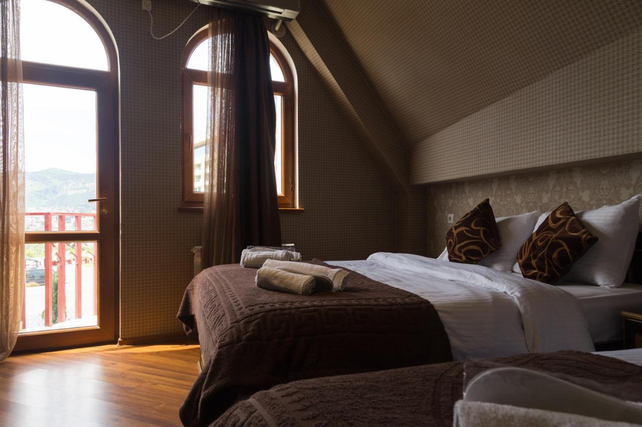 Begi Hotel Tbilisi Buitenkant foto