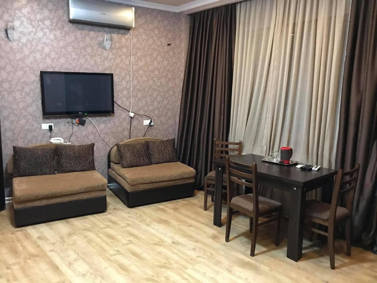 Begi Hotel Tbilisi Buitenkant foto